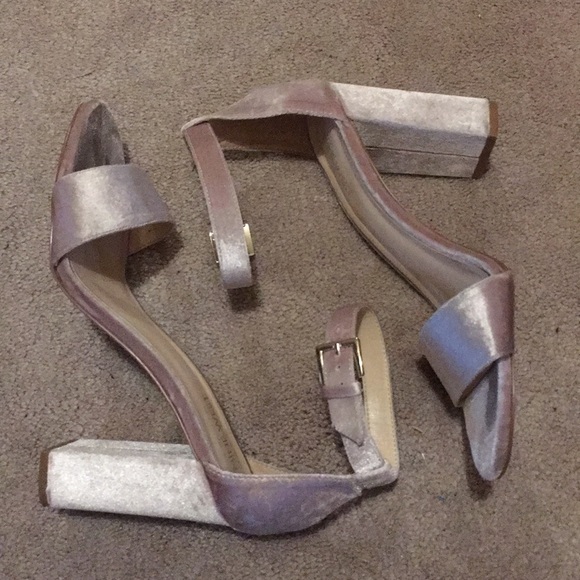 Nine West light pink velvet chunky heels - Picture 4 of 5